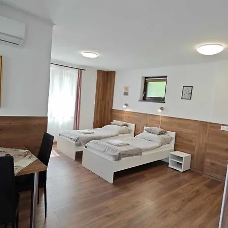 Harom Gracia Vendeghaz Apartment *