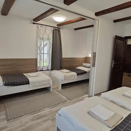 Apartment Harom Gracia Vendeghaz *